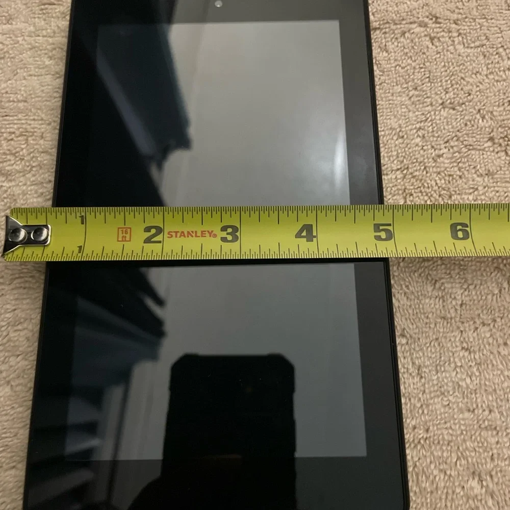 Amazon fire tablet 7” screen in great operating condition.